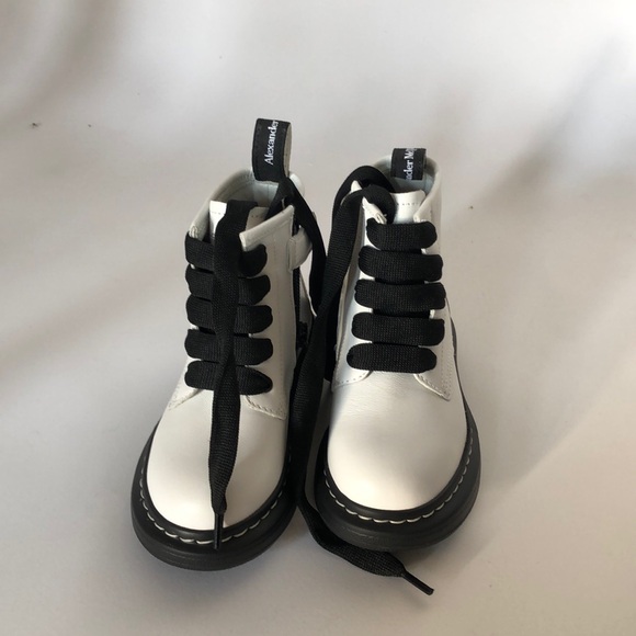 Alexander McQueen Other - Brand new Alexander McQueen unisex kids  white boots size 25